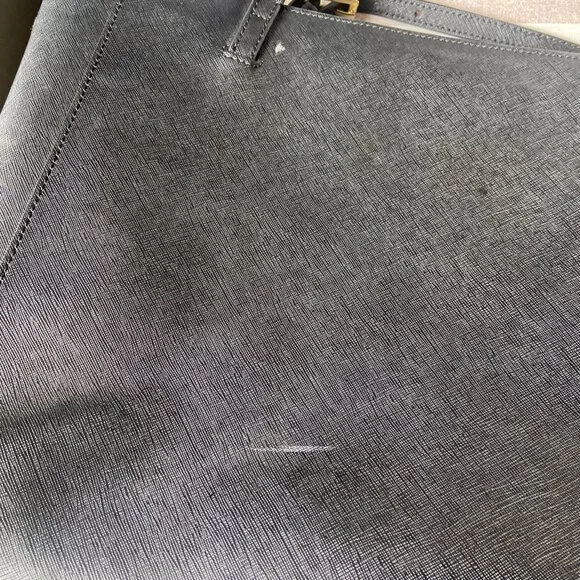 EUC Tory Burch Saffiano Leather - Large Tote Bag - Black - Good condition - Picture 8 of 9